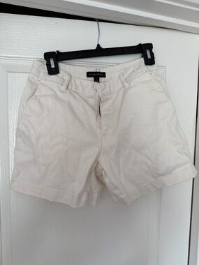 Banana Republic White Shorts | Size 6 | Classic Summer